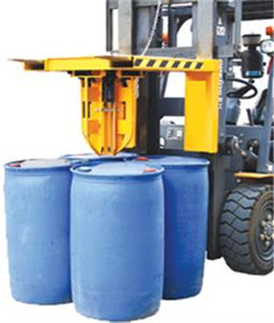 叉車(吊車)專用油桶夾具-夾4個(gè)塑料油桶